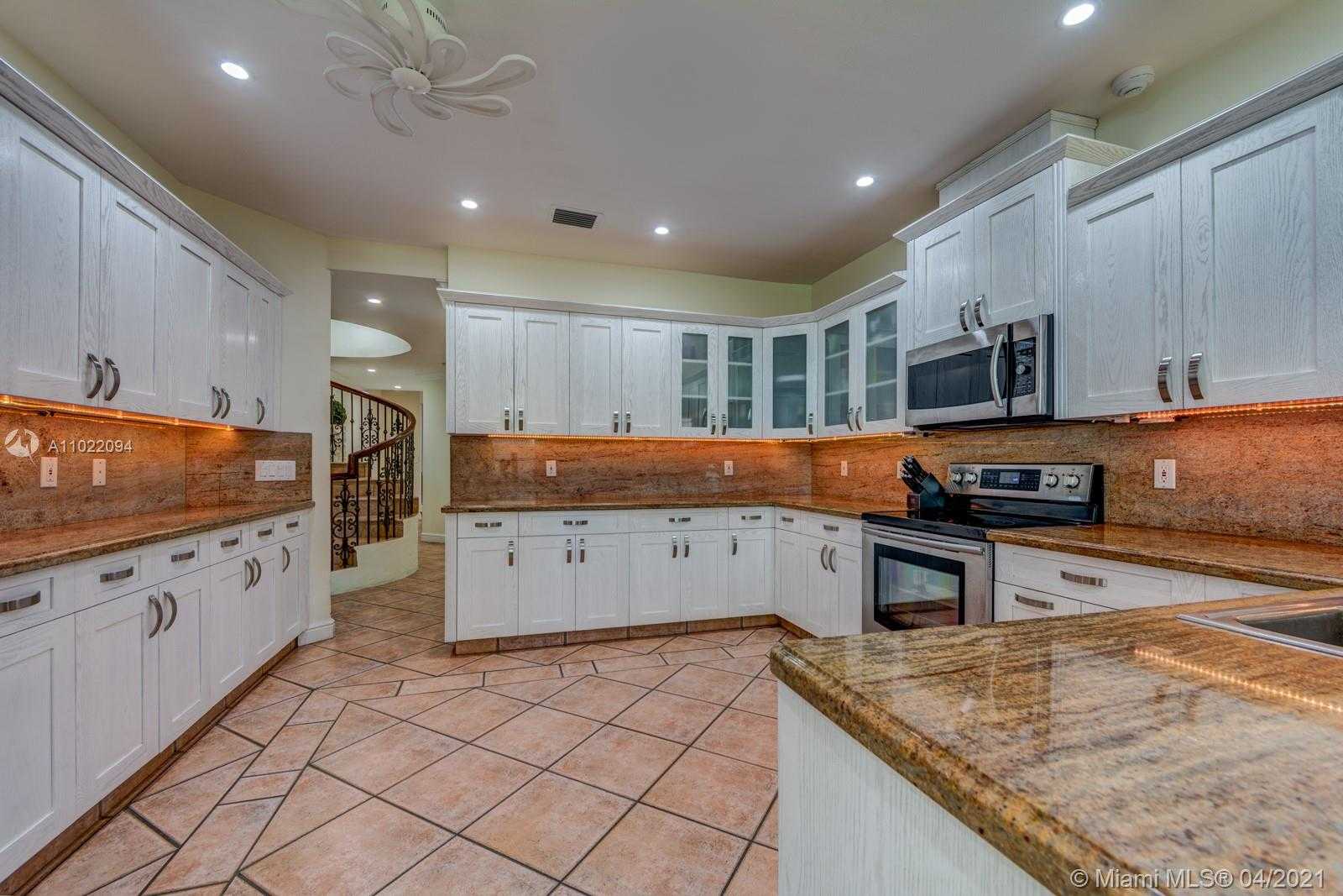 Small Image of 326 ATLANTIC AVE, Sunny Isles Beach Number 20