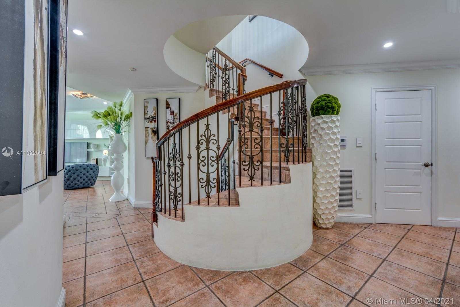 Small Image of 326 ATLANTIC AVE, Sunny Isles Beach Number 23