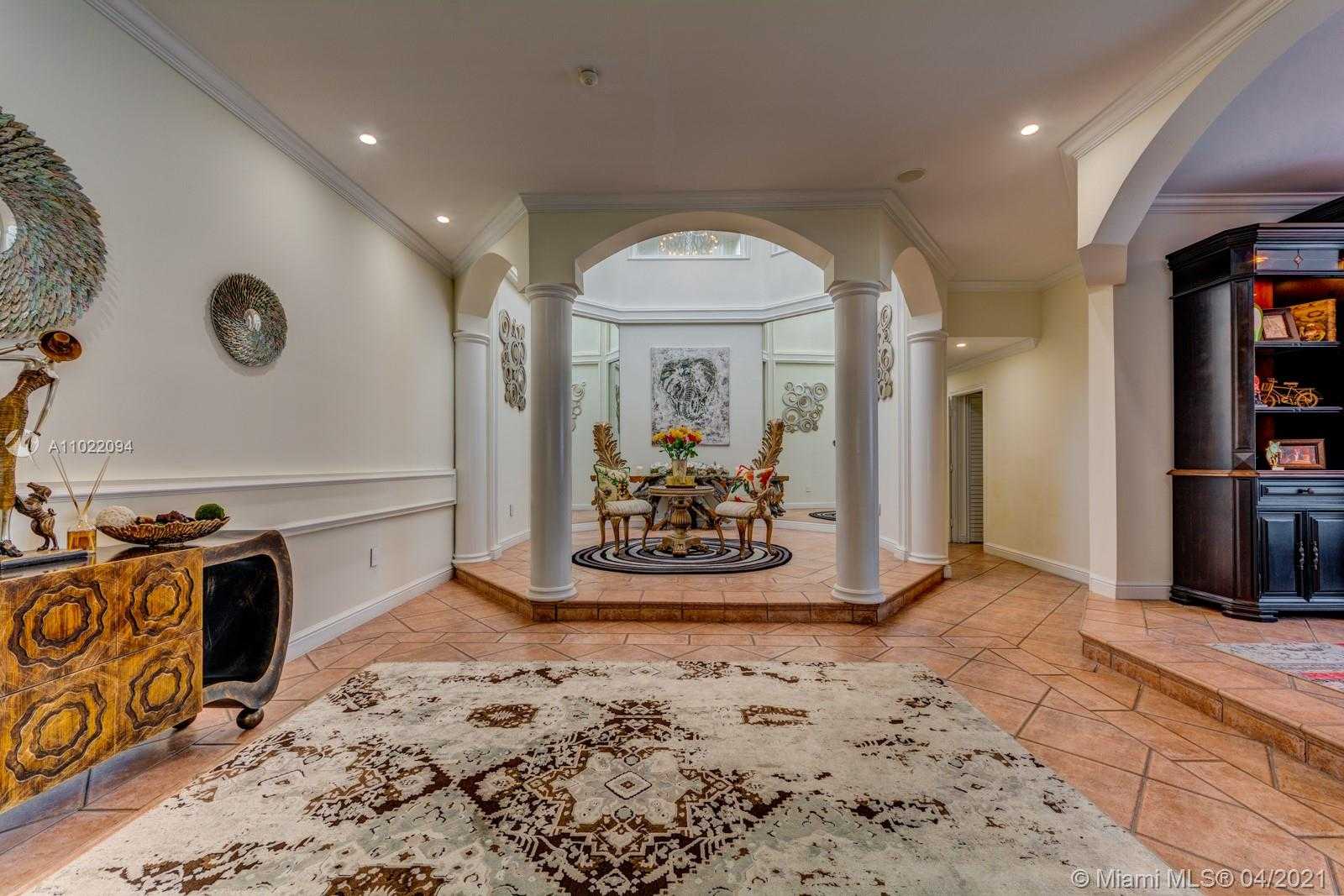 Small Image of 326 ATLANTIC AVE, Sunny Isles Beach Number 7