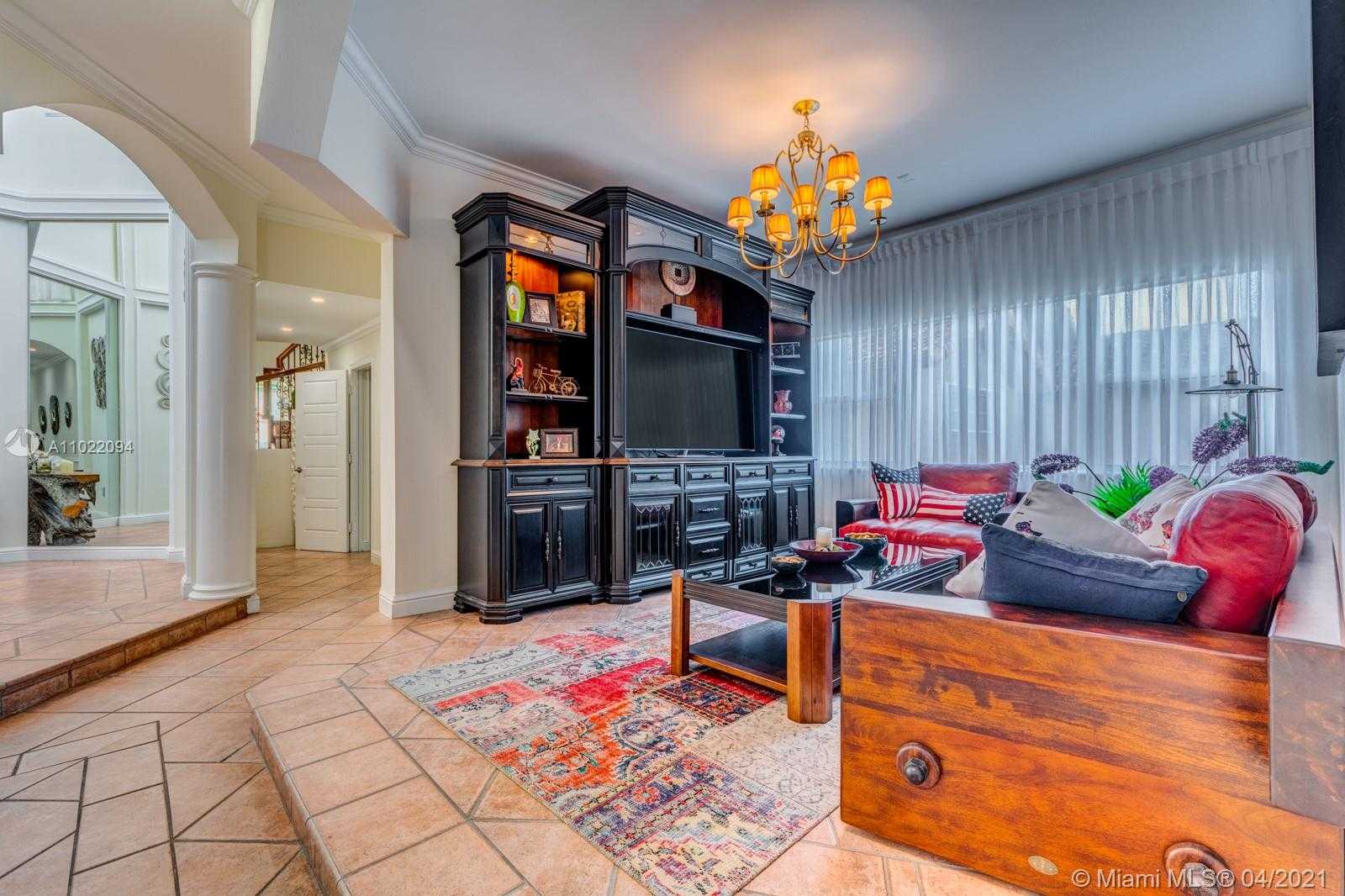Small Image of 326 ATLANTIC AVE, Sunny Isles Beach Number 8