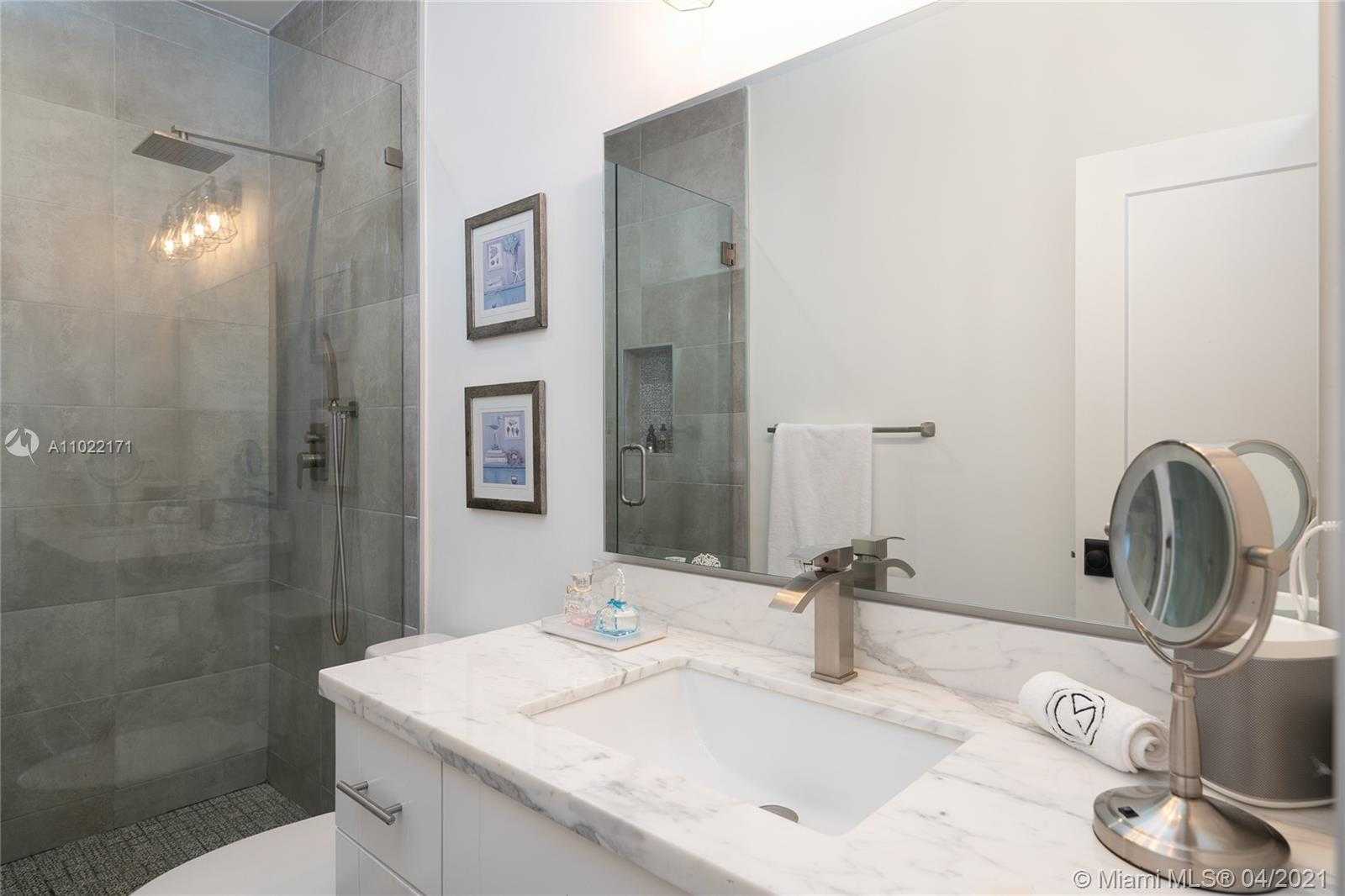 Small Image of 556 NORTH EAST 74TH ST, Miami Number 13