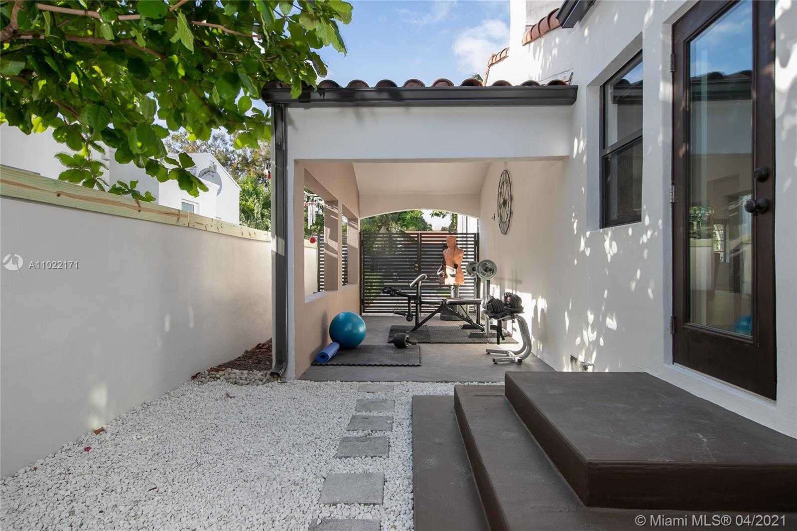 Small Image of 556 NORTH EAST 74TH ST, Miami Number 20