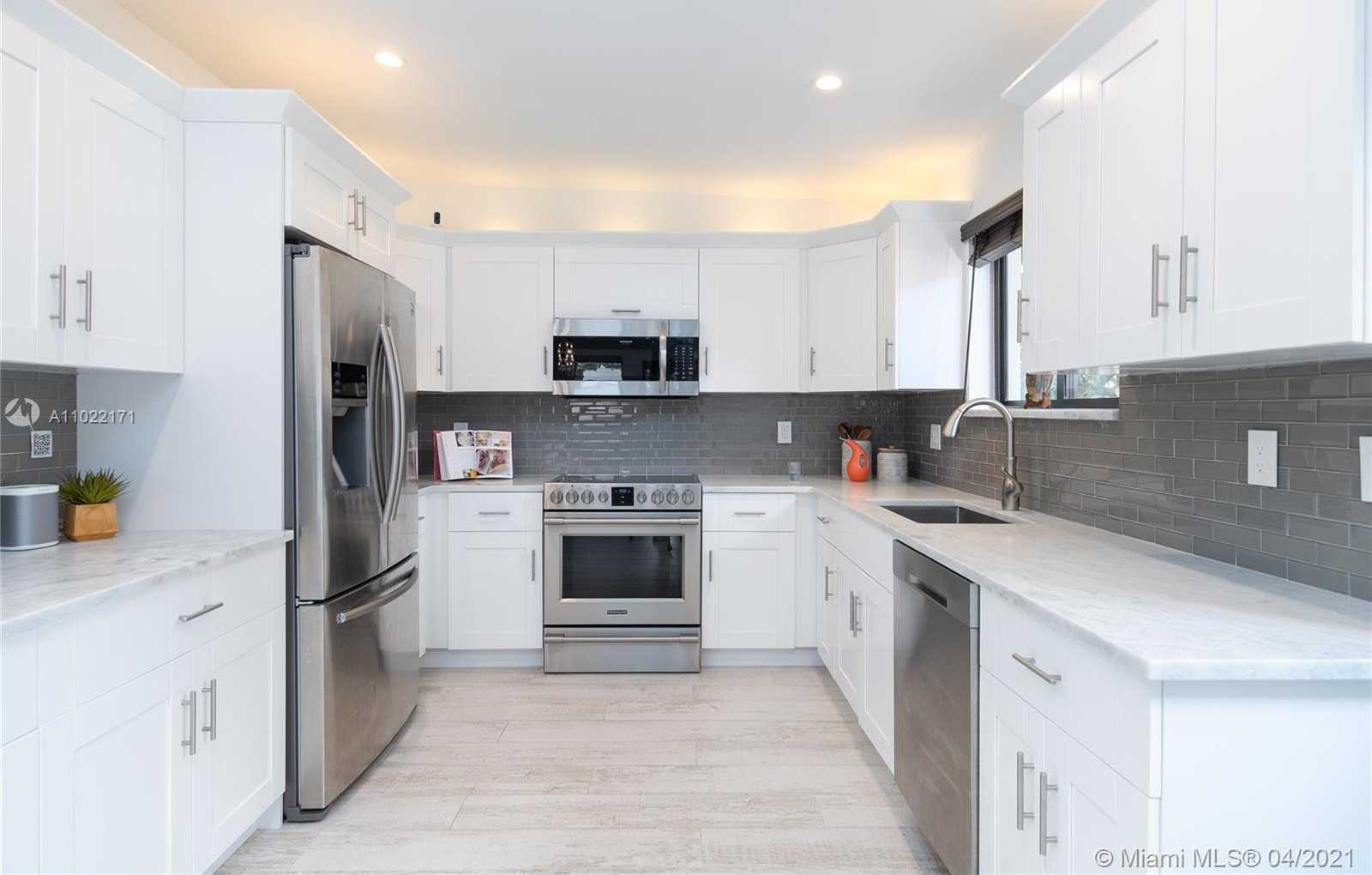 Small Image of 556 NORTH EAST 74TH ST, Miami Number 8
