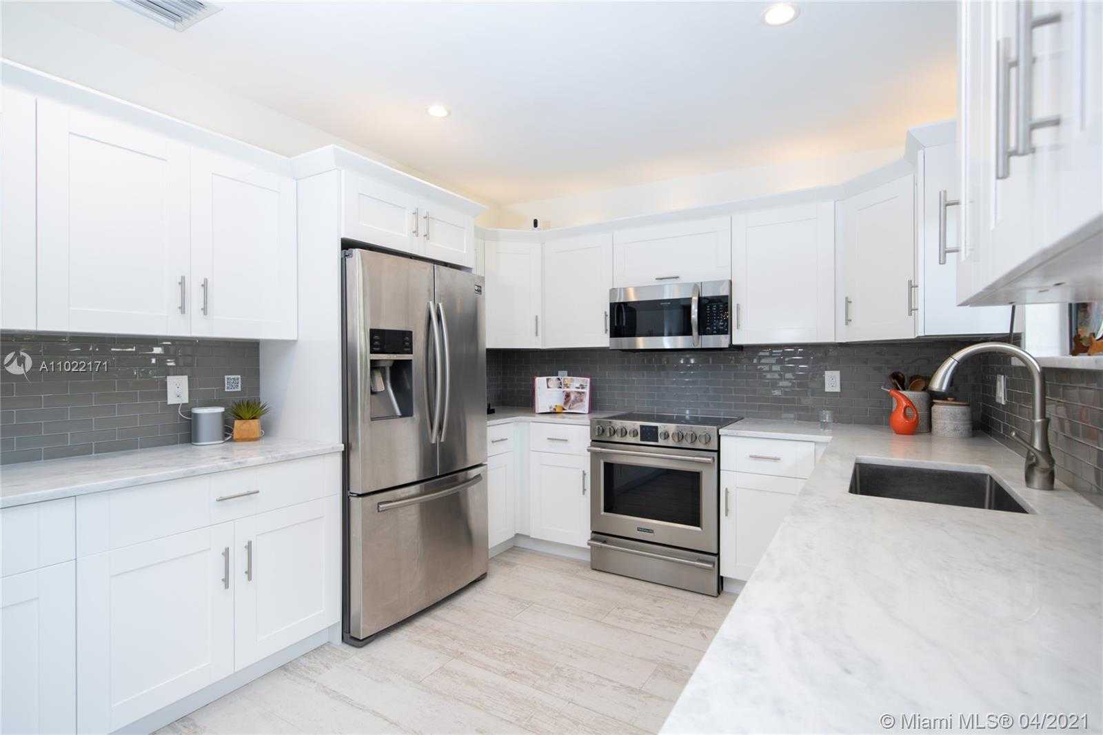 Small Image of 556 NORTH EAST 74TH ST, Miami Number 9