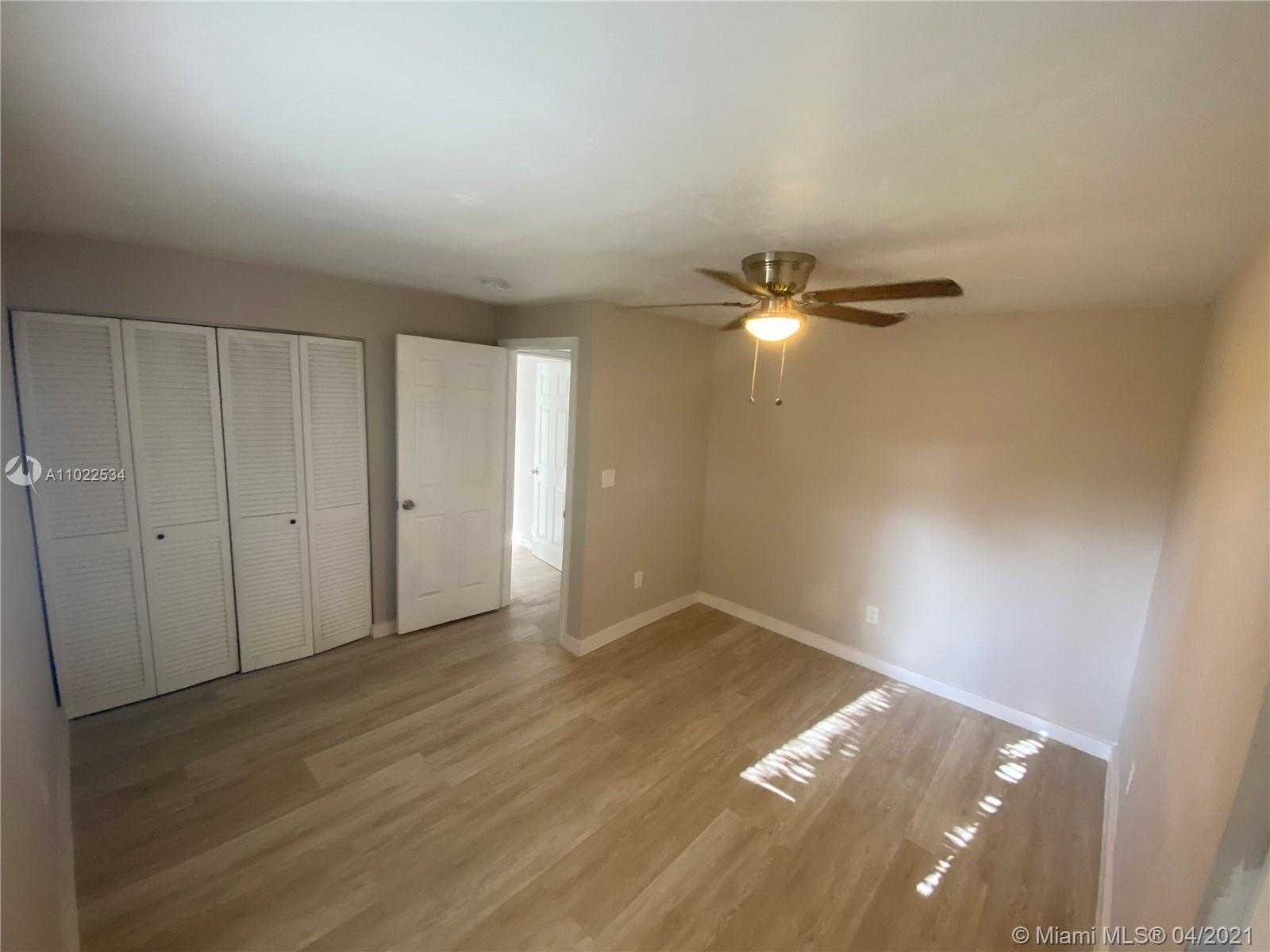 Small Image of 6022 SOUTH WEST 40TH CT, Miramar Number 10