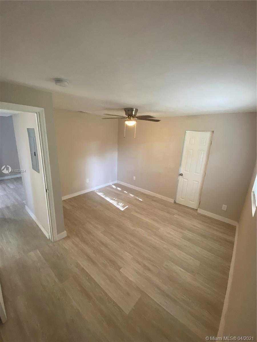 Small Image of 6022 SOUTH WEST 40TH CT, Miramar Number 12