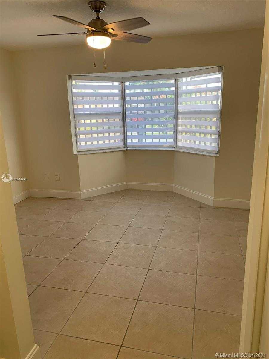 Small Image of 13560 SOUTH WEST 39TH LN, Miami Number 4