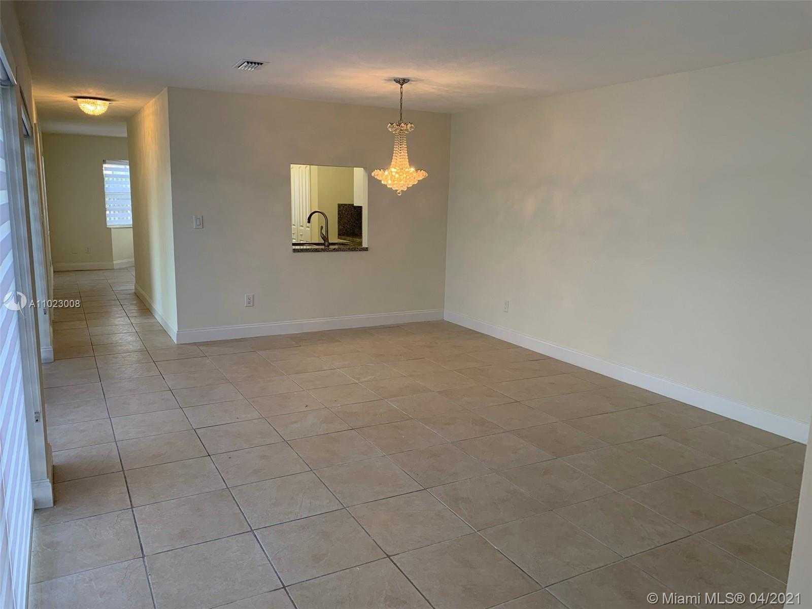 Small Image of 13560 SOUTH WEST 39TH LN, Miami Number 5