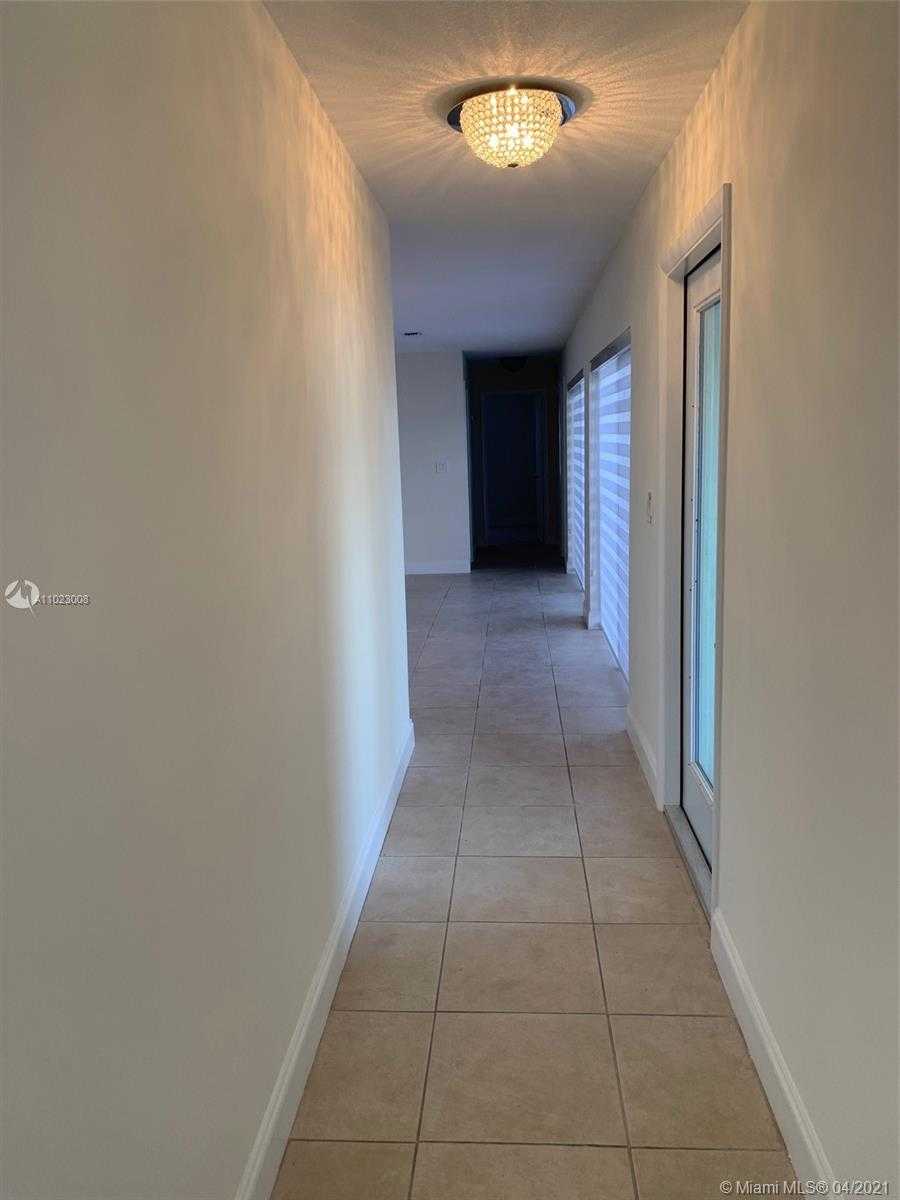 Small Image of 13560 SOUTH WEST 39TH LN, Miami Number 6