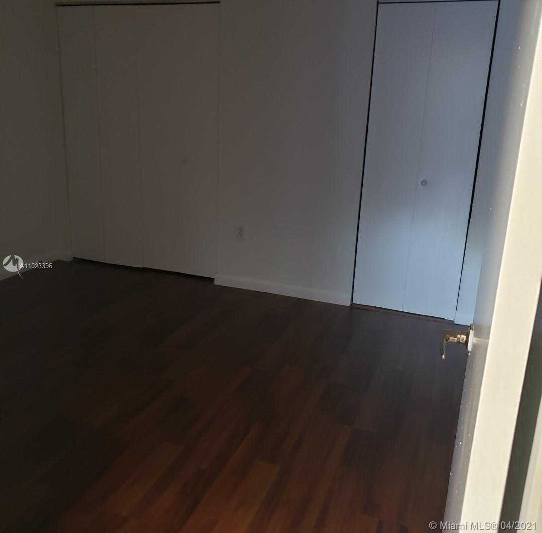 Small Image of 20345 NORTH EAST 10TH CT, Miami Number 12