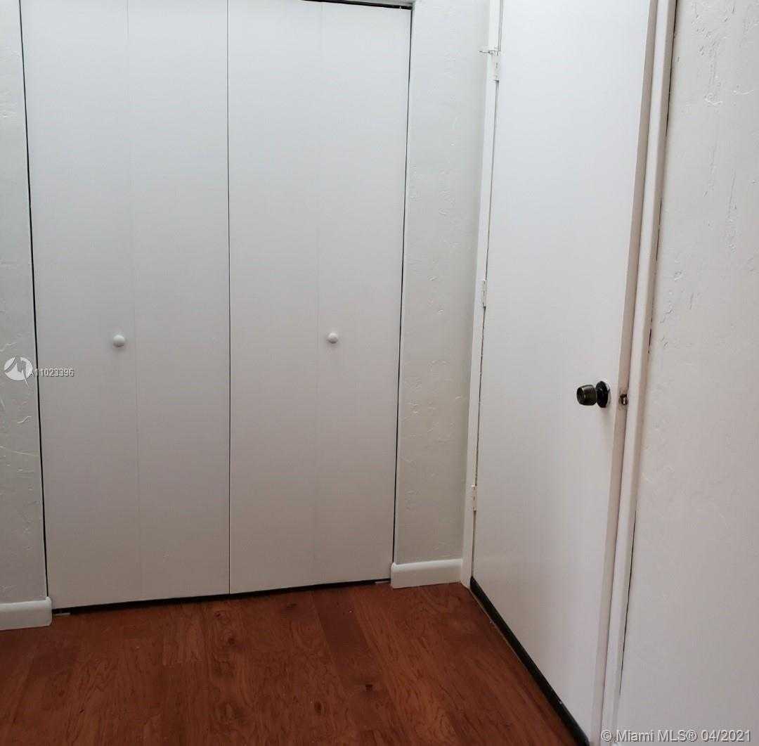 Small Image of 20345 NORTH EAST 10TH CT, Miami Number 14
