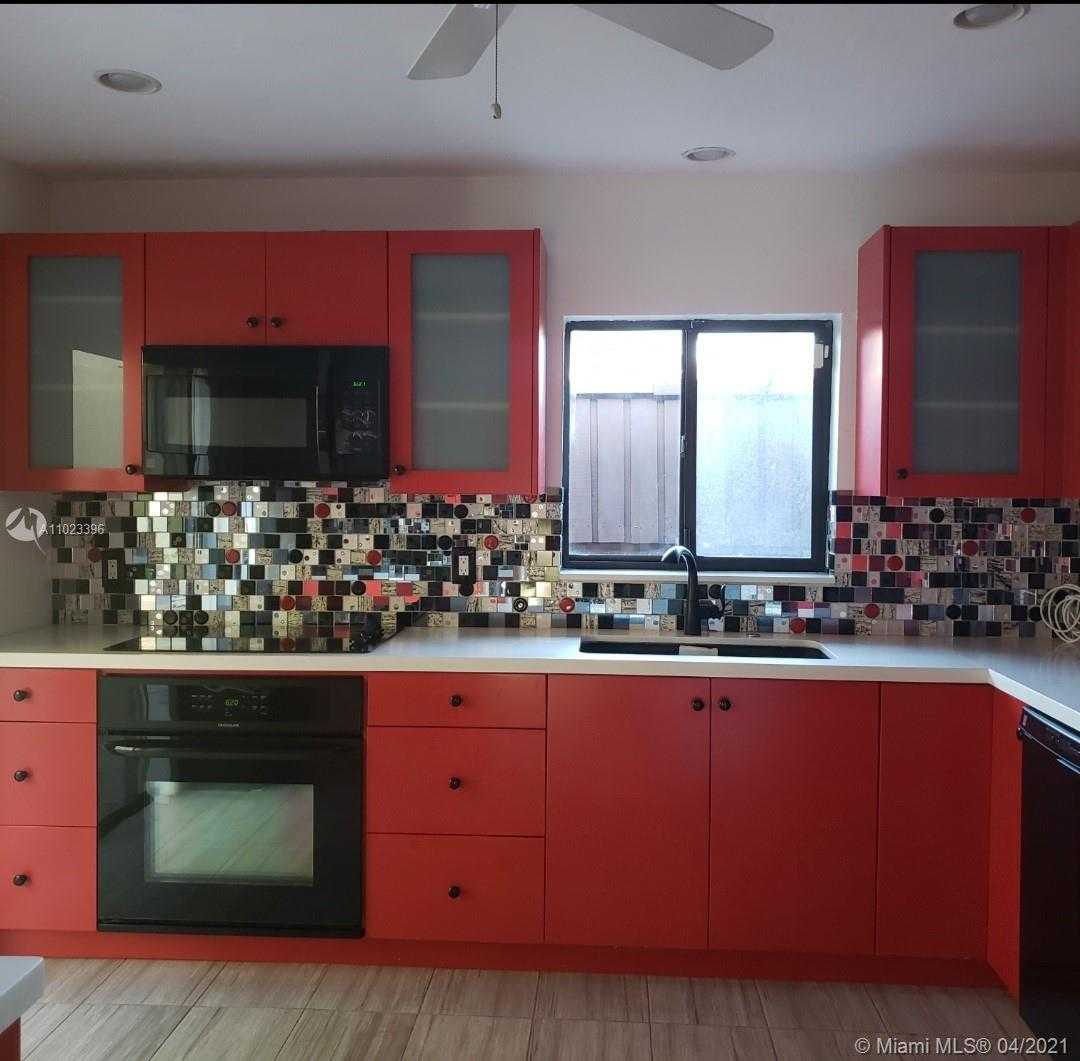 Small Image of 20345 NORTH EAST 10TH CT, Miami Number 4