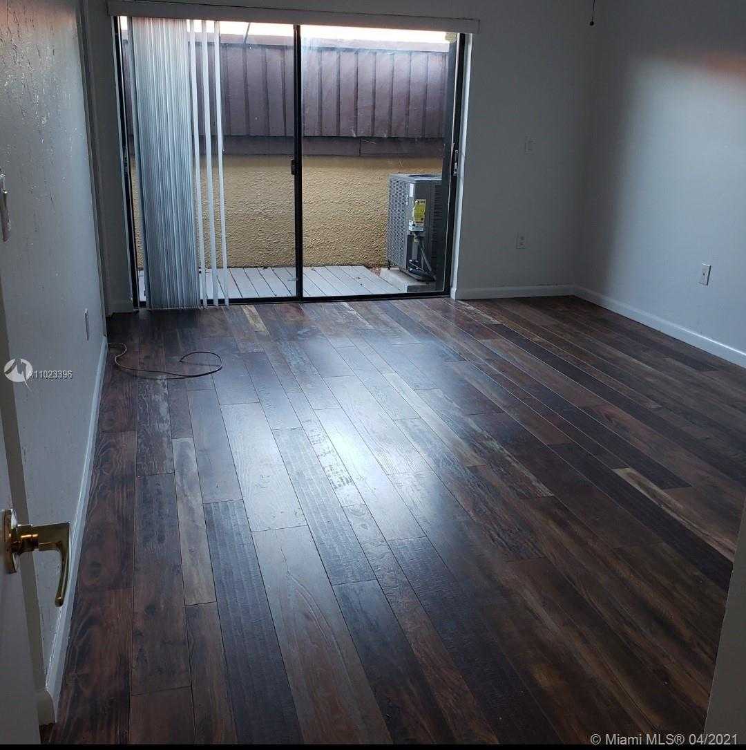 Small Image of 20345 NORTH EAST 10TH CT, Miami Number 8
