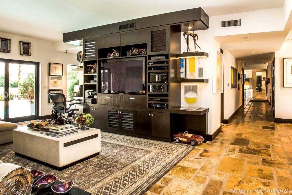 Small Image of 4933 NORTH WEST 94TH DORAL PL, Doral Number 22