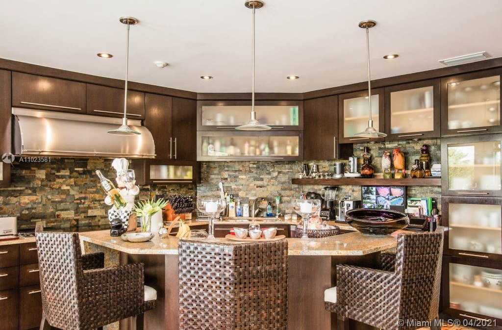 Small Image of 4933 NORTH WEST 94TH DORAL PL, Doral Number 27