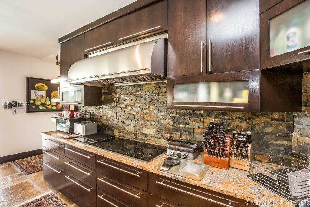 Small Image of 4933 NORTH WEST 94TH DORAL PL, Doral Number 31
