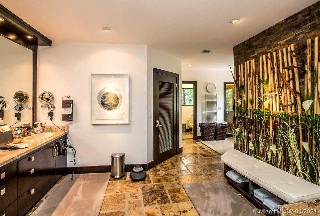 Small Image of 4933 NORTH WEST 94TH DORAL PL, Doral Number 48