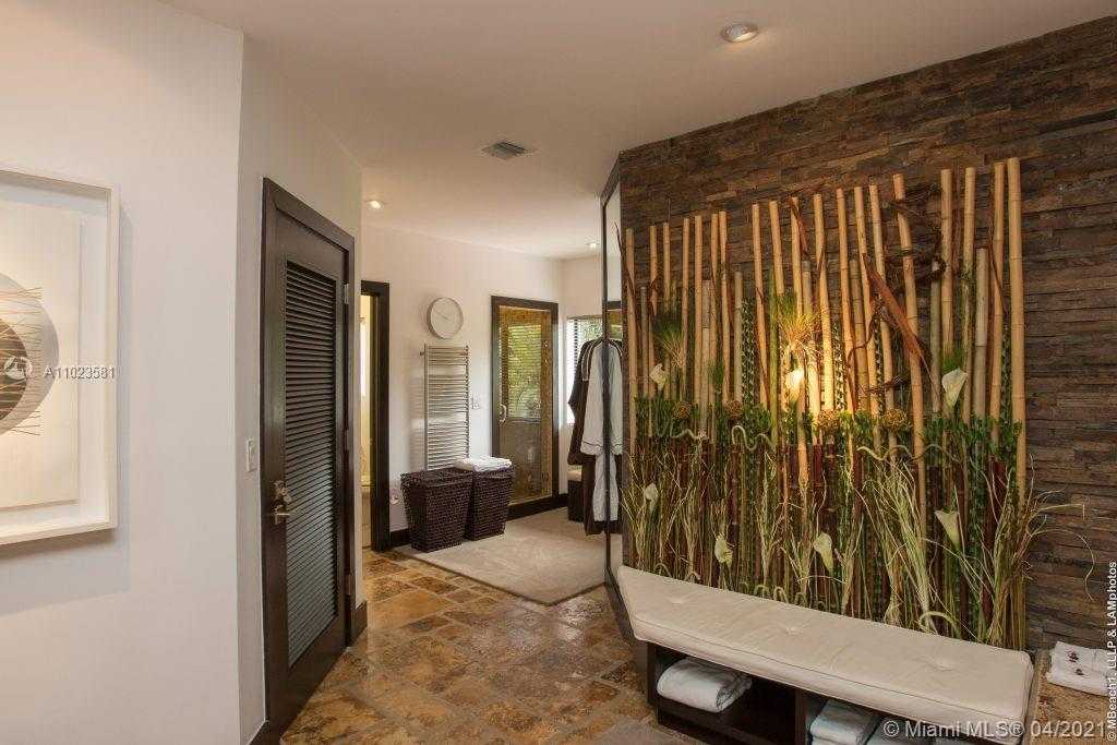 Small Image of 4933 NORTH WEST 94TH DORAL PL, Doral Number 49