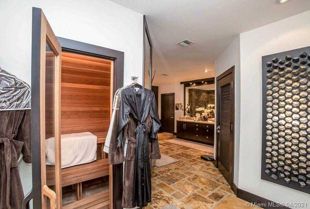 Small Image of 4933 NORTH WEST 94TH DORAL PL, Doral Number 52