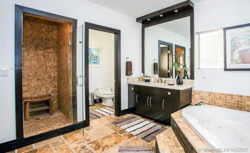 Small Image of 4933 NORTH WEST 94TH DORAL PL, Doral Number 53