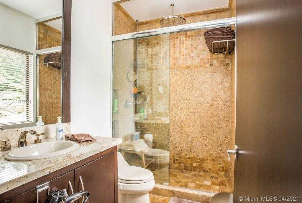 Small Image of 4933 NORTH WEST 94TH DORAL PL, Doral Number 58