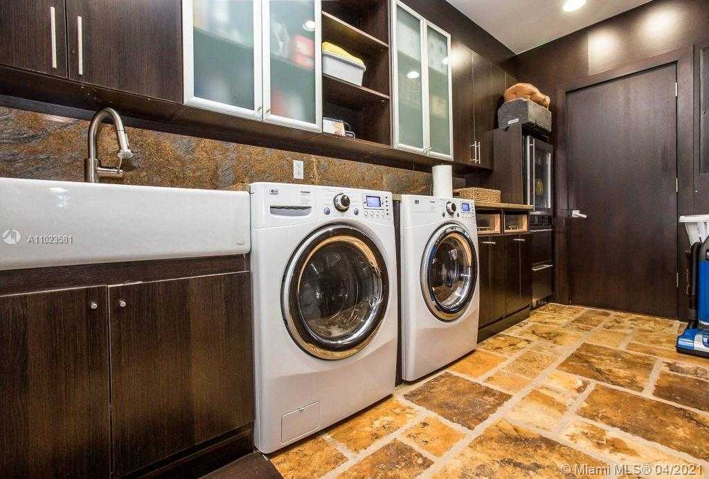 Small Image of 4933 NORTH WEST 94TH DORAL PL, Doral Number 70