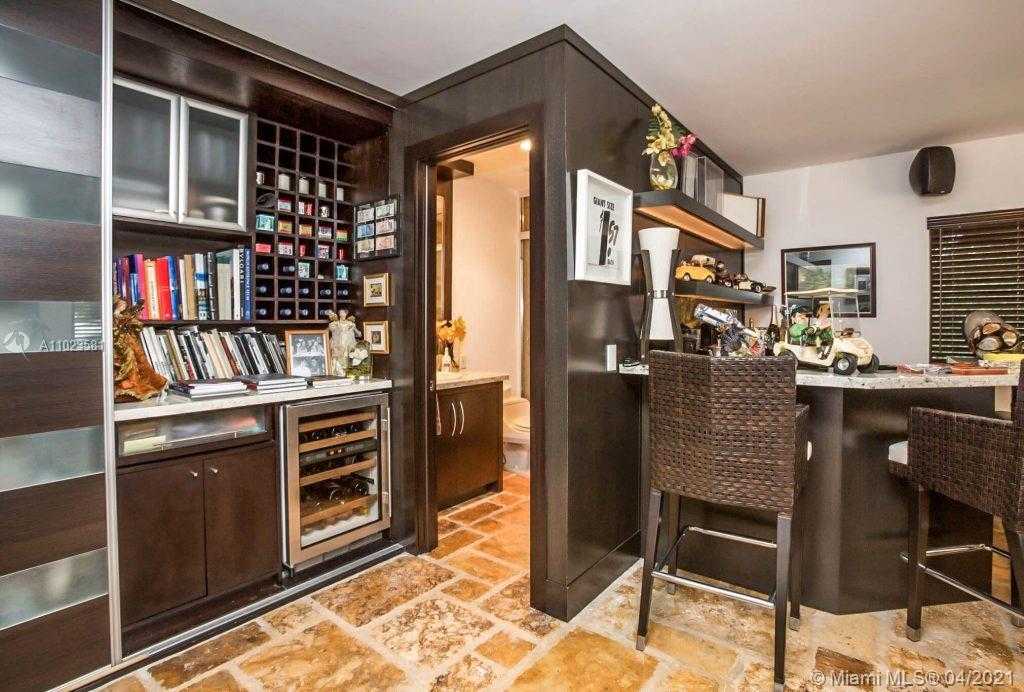 Small Image of 4933 NORTH WEST 94TH DORAL PL, Doral Number 82
