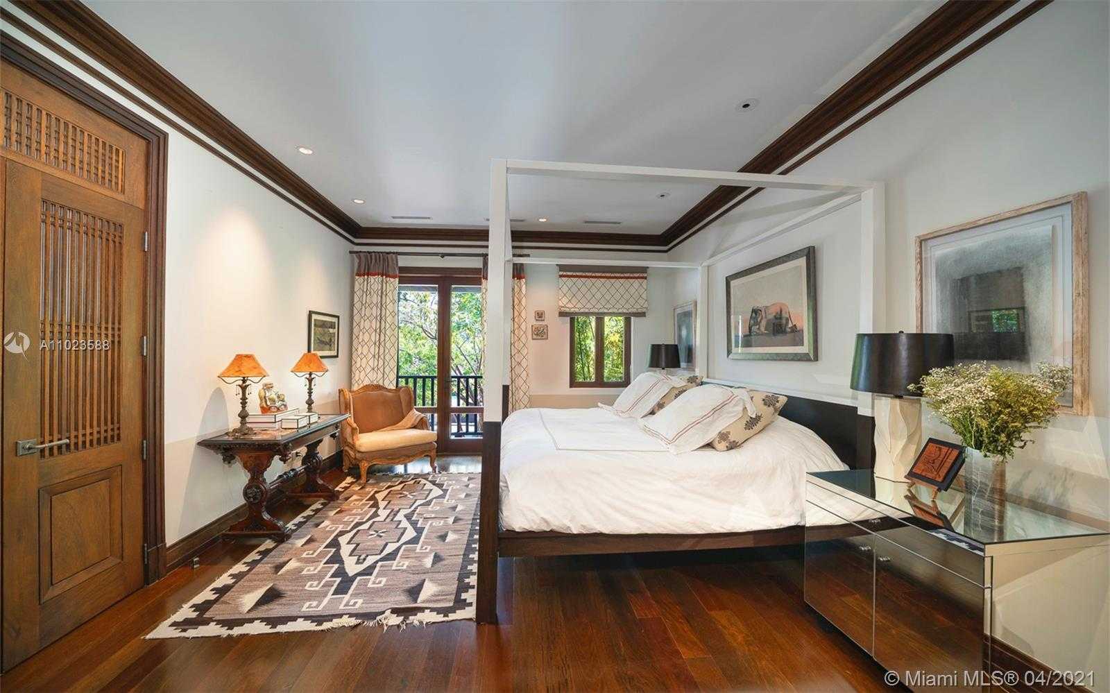 Small Image of 9 HARBOR POINT, Key Biscayne Number 23