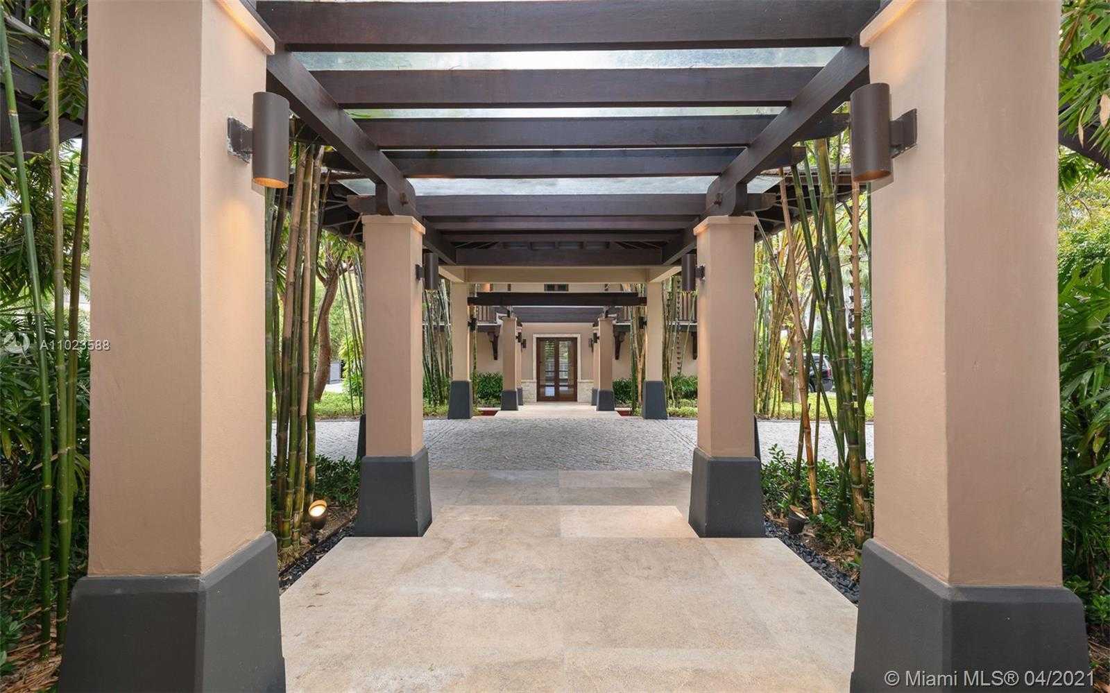 Small Image of 9 HARBOR POINT, Key Biscayne Number 3