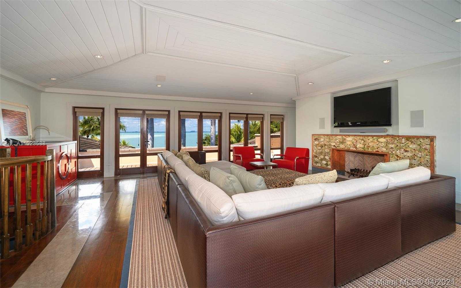 Small Image of 9 HARBOR POINT, Key Biscayne Number 30