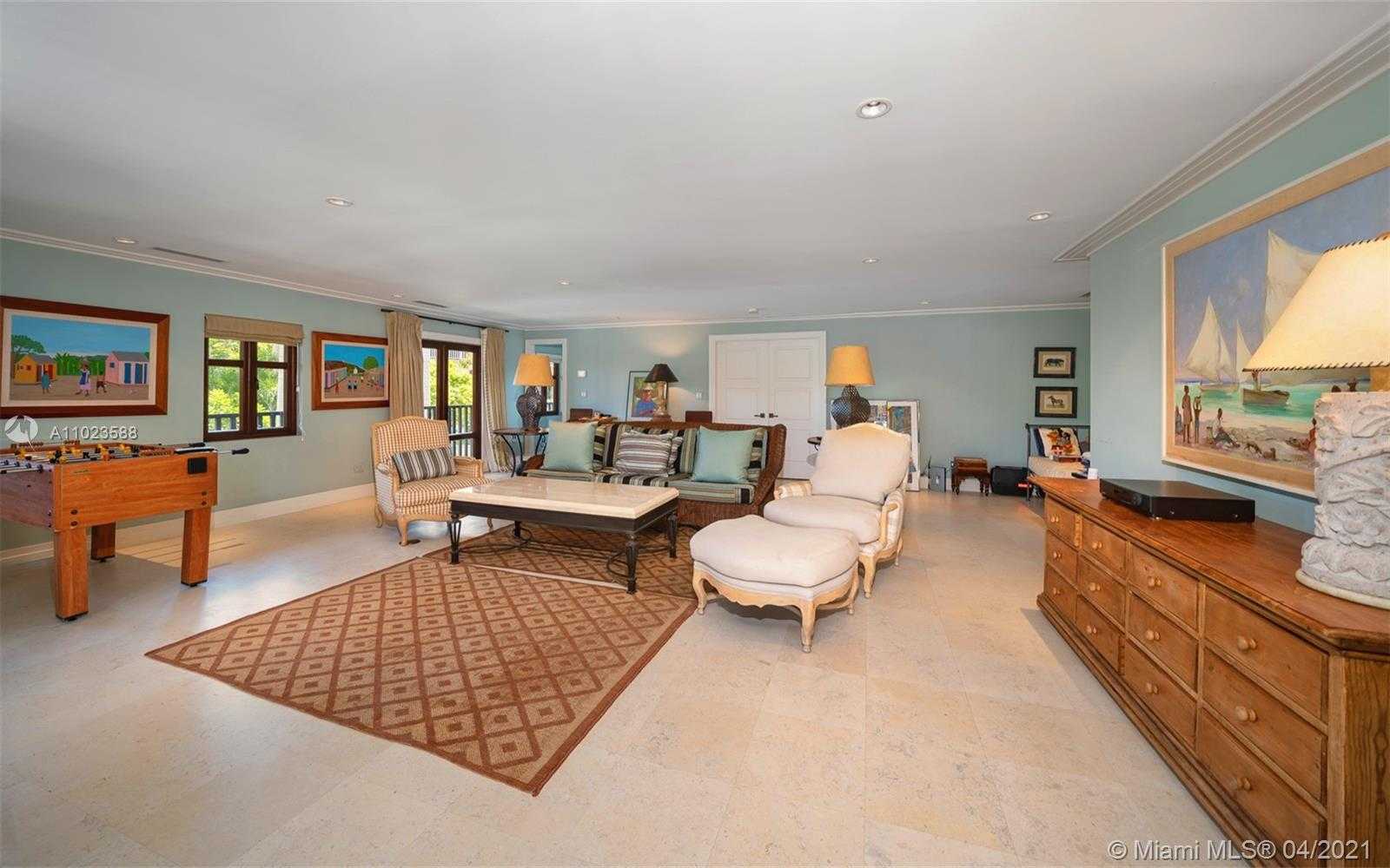 Small Image of 9 HARBOR POINT, Key Biscayne Number 31
