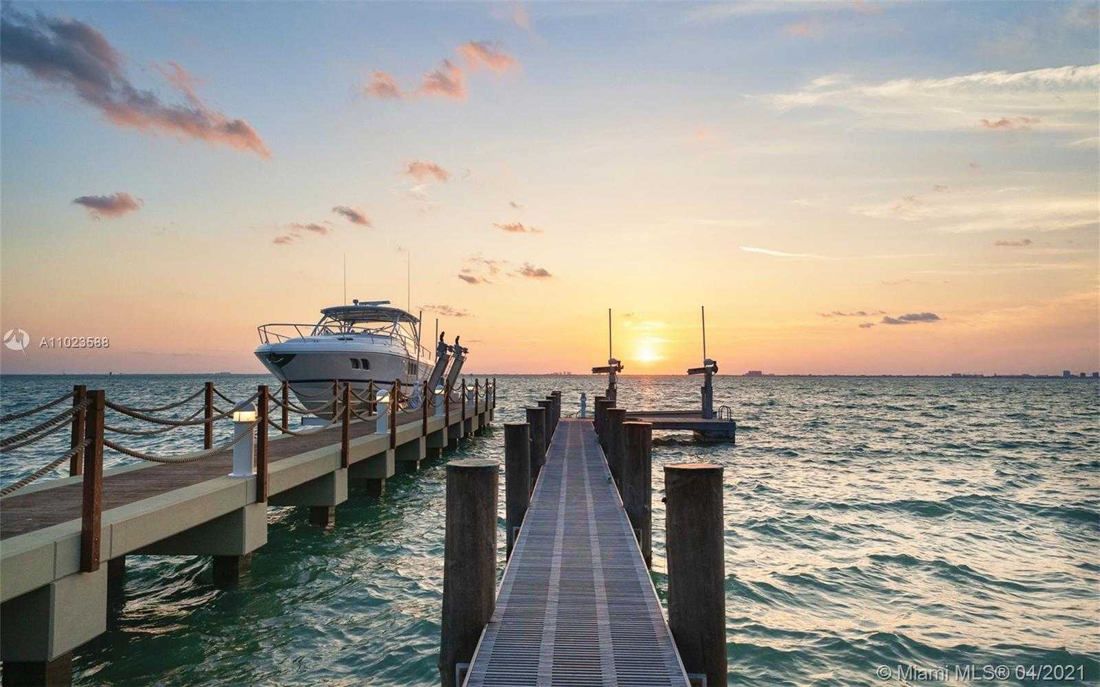 Small Image of 9 HARBOR POINT, Key Biscayne Number 32
