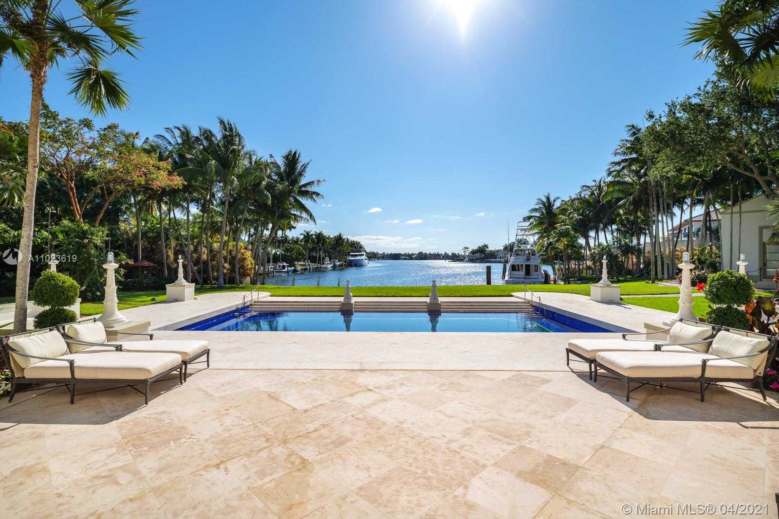 Small Image of 8901 ARVIDA LN, Coral Gables Number 4