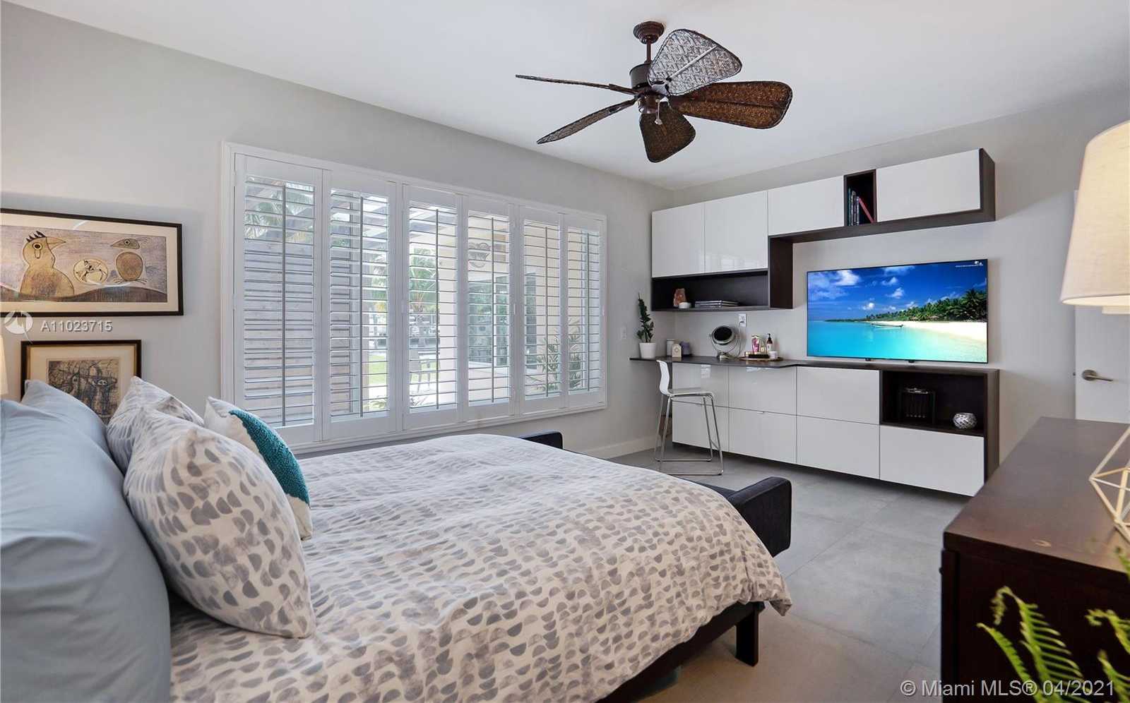 Small Image of 2104 NORTH EAST 124TH ST, North Miami Number 11