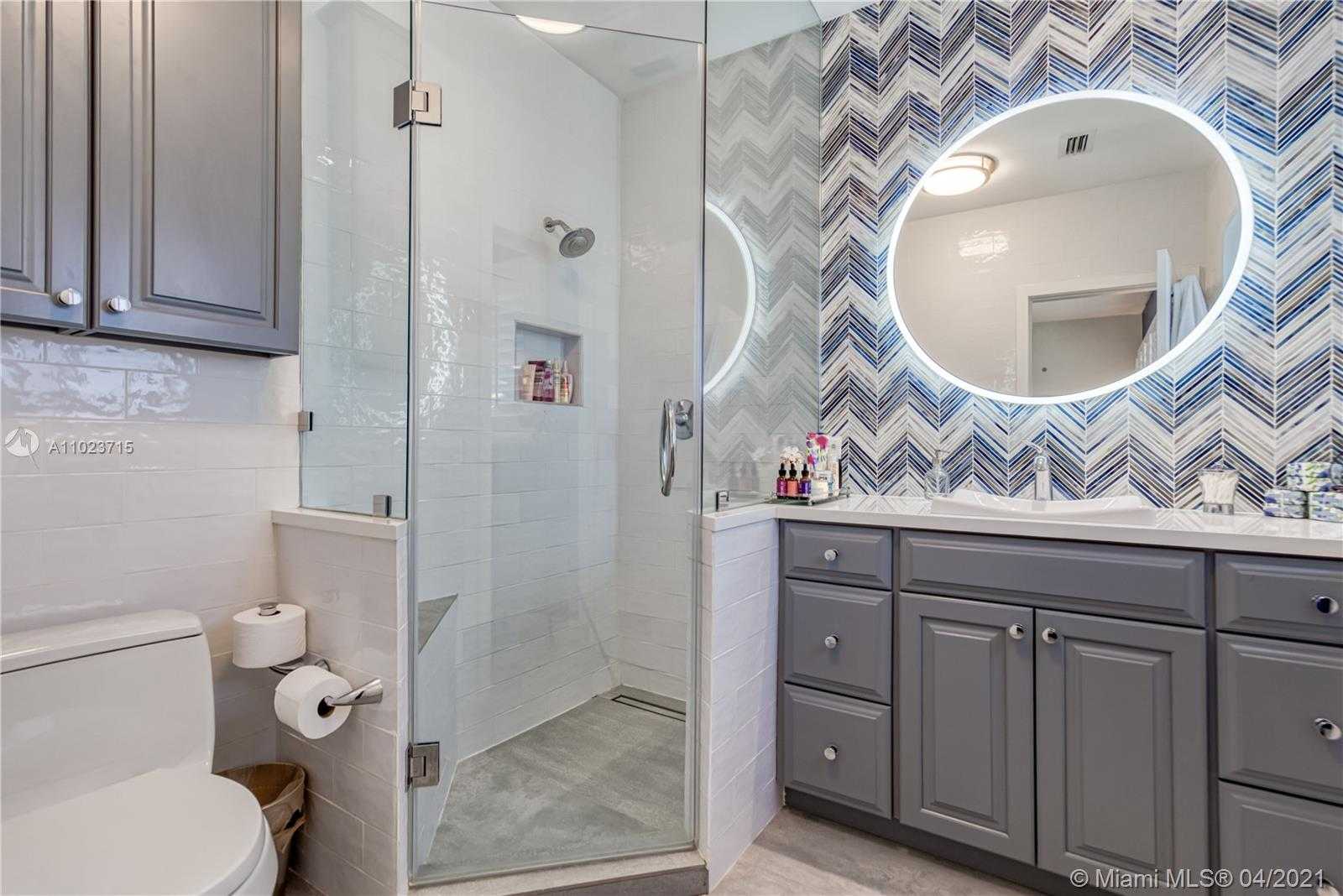 Small Image of 2104 NORTH EAST 124TH ST, North Miami Number 15