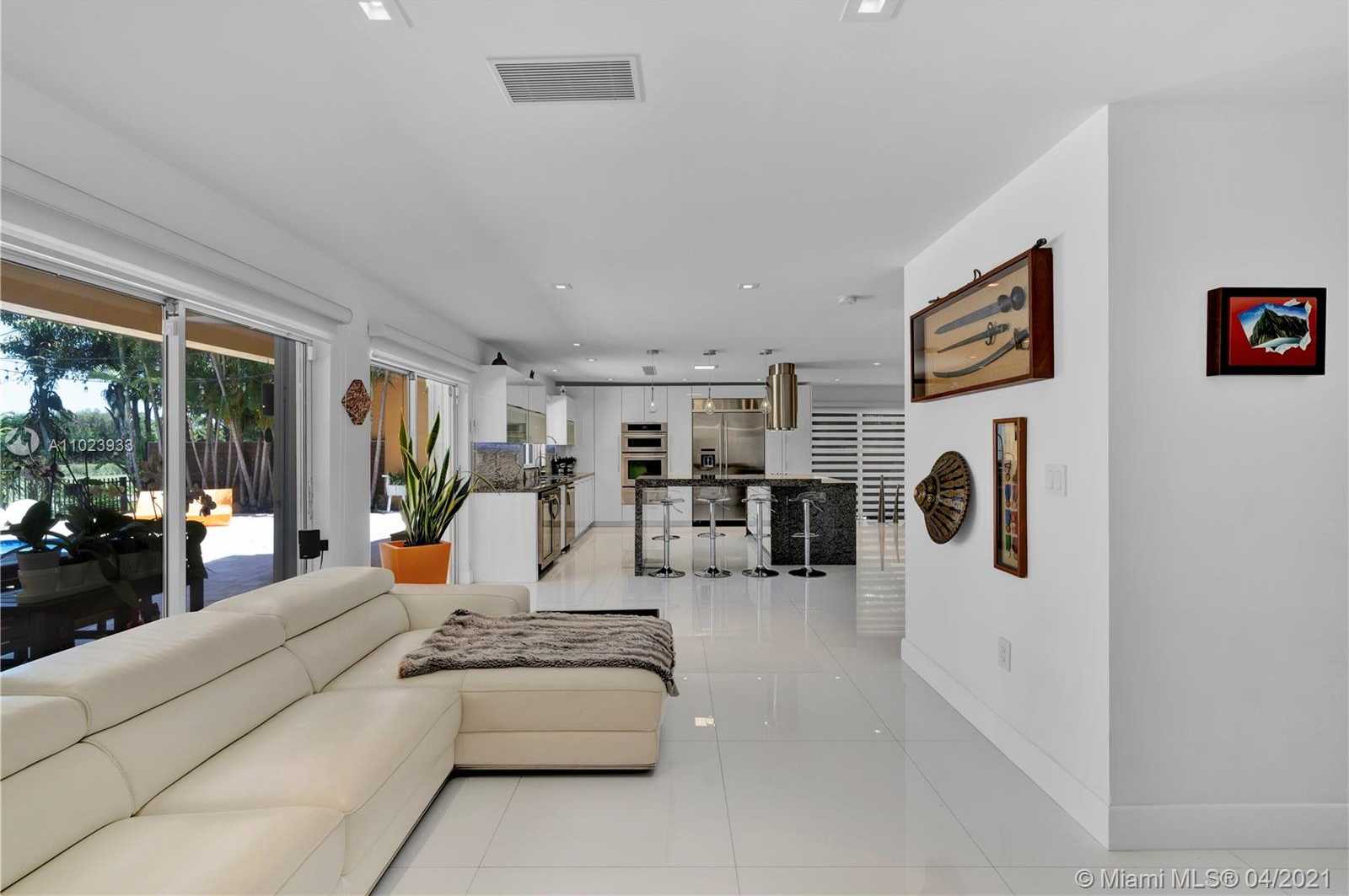 Small Image of 10535 NORTH WEST 43RD TER, Doral Number 18
