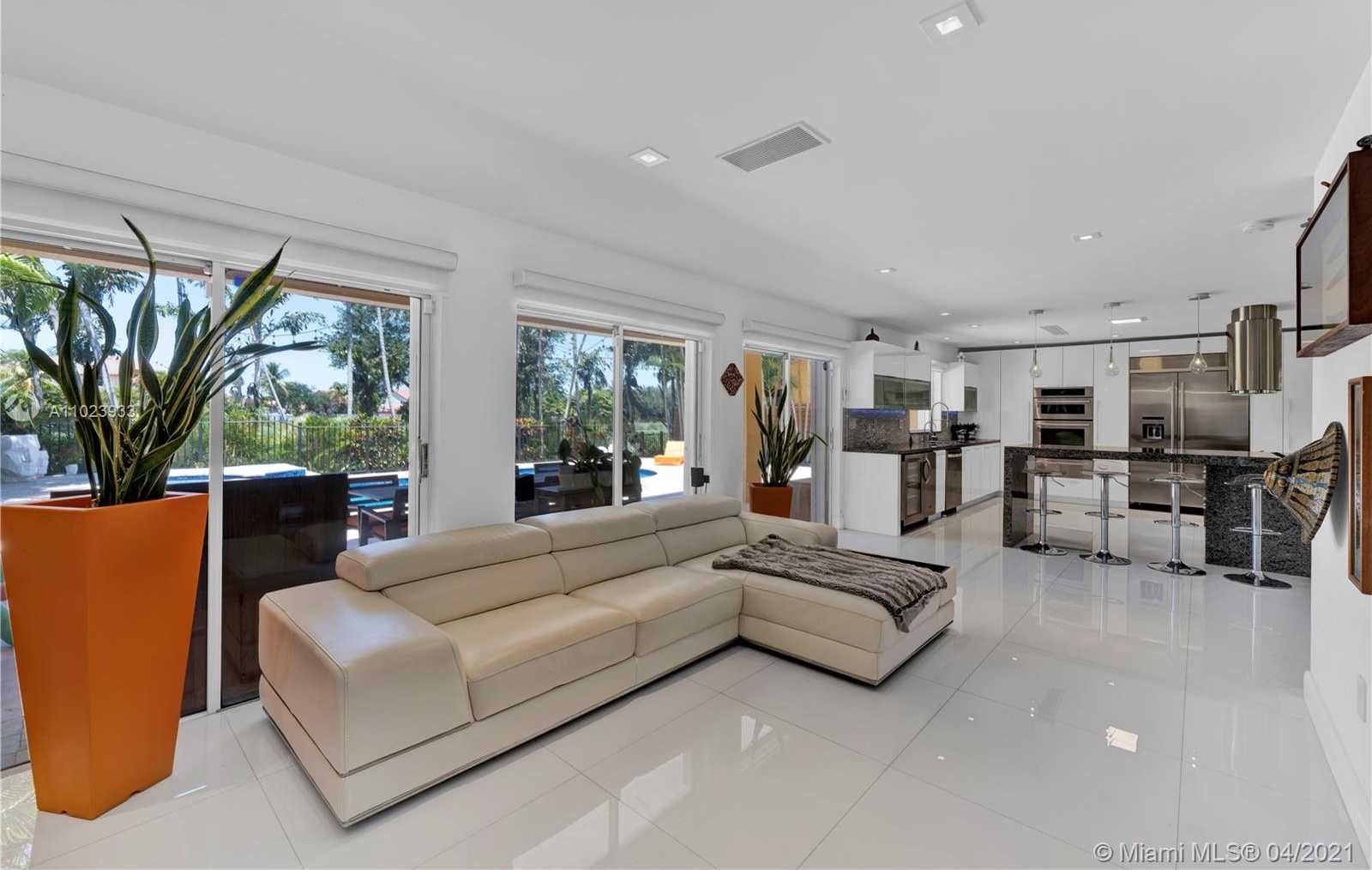 Small Image of 10535 NORTH WEST 43RD TER, Doral Number 19