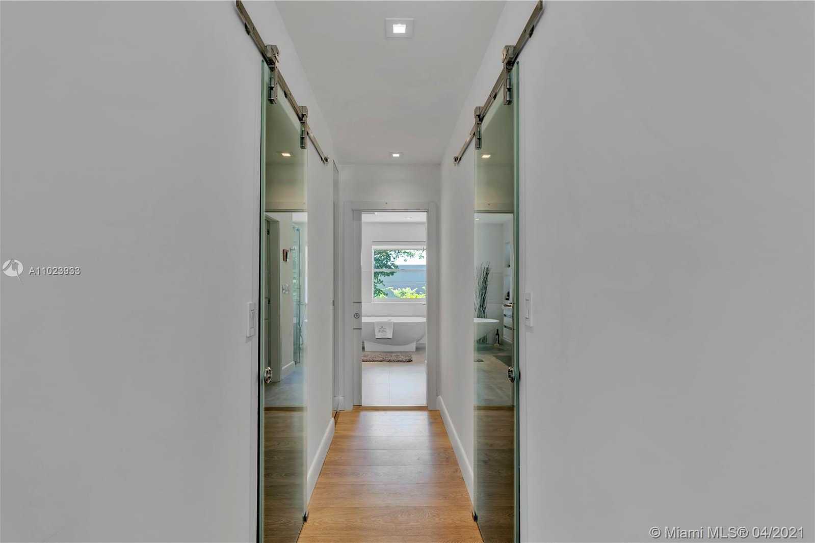 Small Image of 10535 NORTH WEST 43RD TER, Doral Number 29