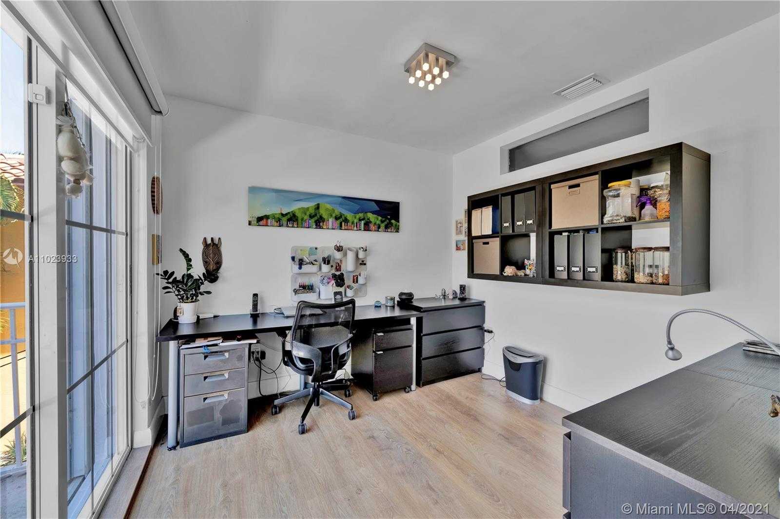 Small Image of 10535 NORTH WEST 43RD TER, Doral Number 33