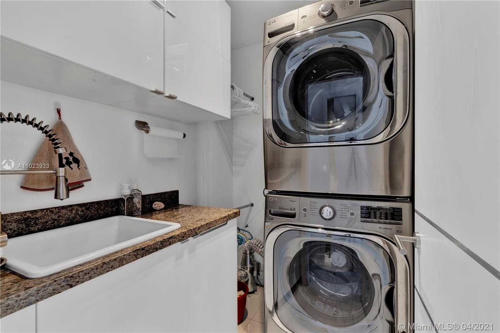 Small Image of 10535 NORTH WEST 43RD TER, Doral Number 41