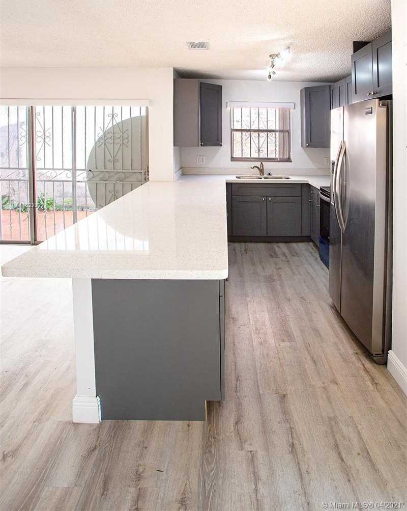 Small Image of 4310 WEST 10TH CT, Hialeah Number 12