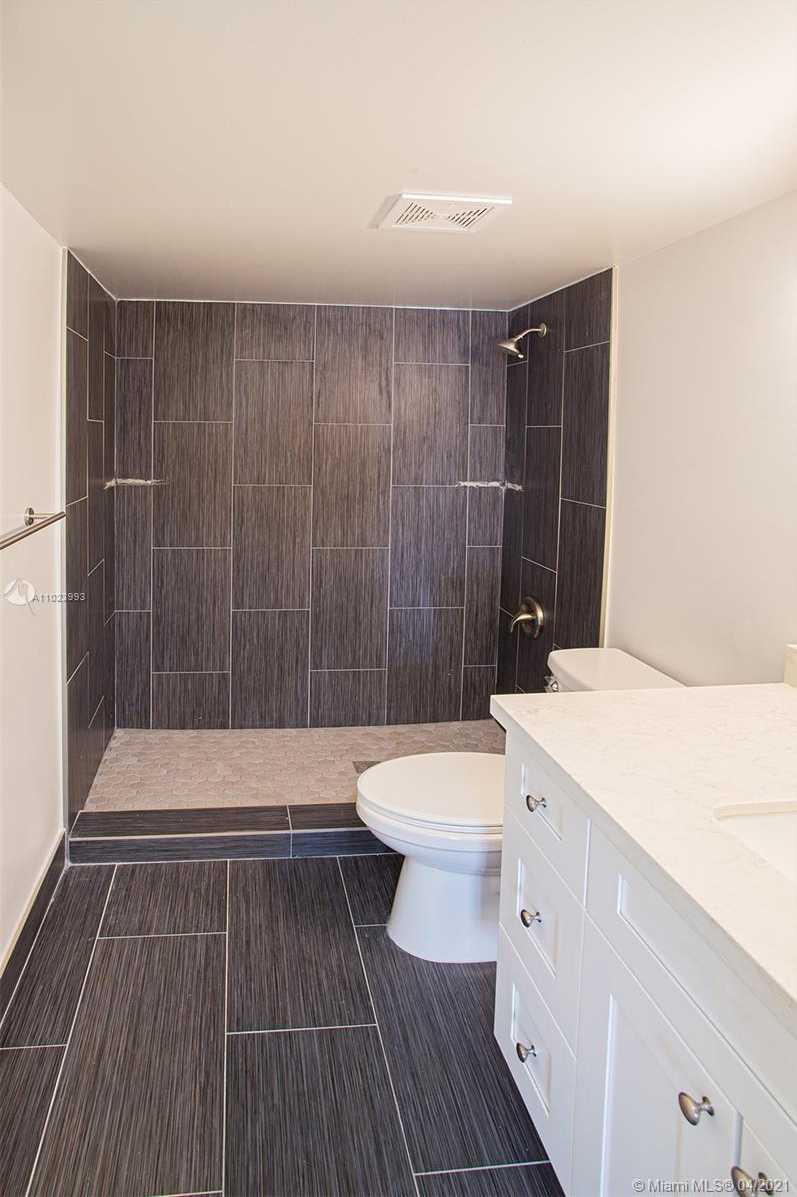 Small Image of 4310 WEST 10TH CT, Hialeah Number 16