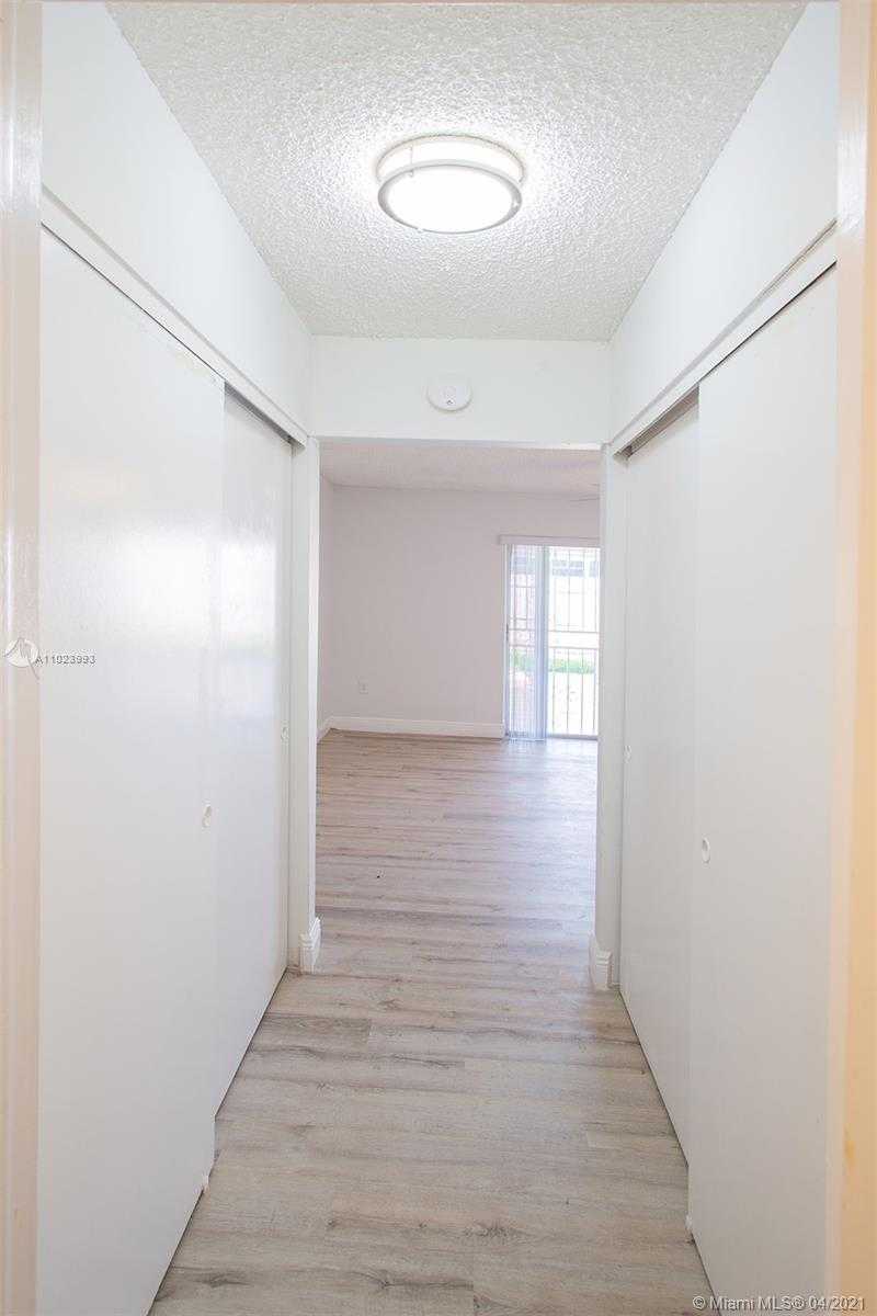 Small Image of 4310 WEST 10TH CT, Hialeah Number 27