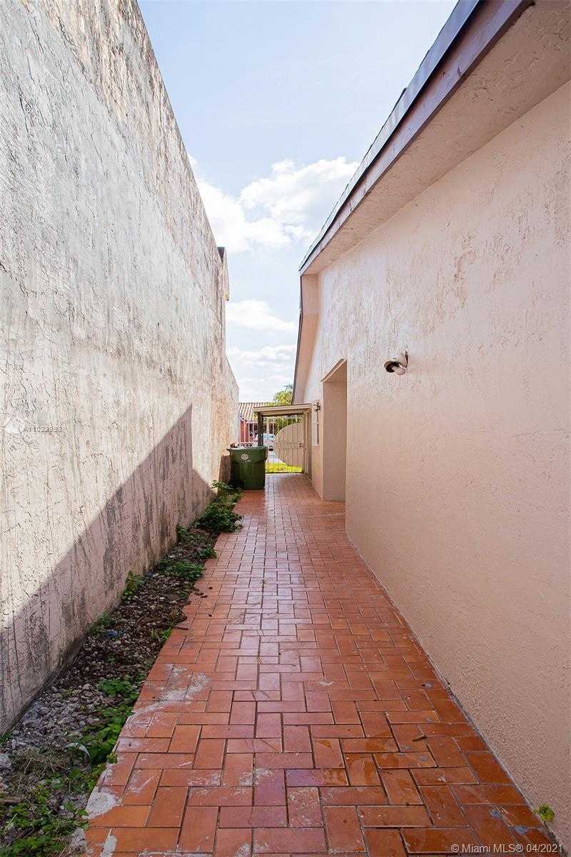 Small Image of 4310 WEST 10TH CT, Hialeah Number 32