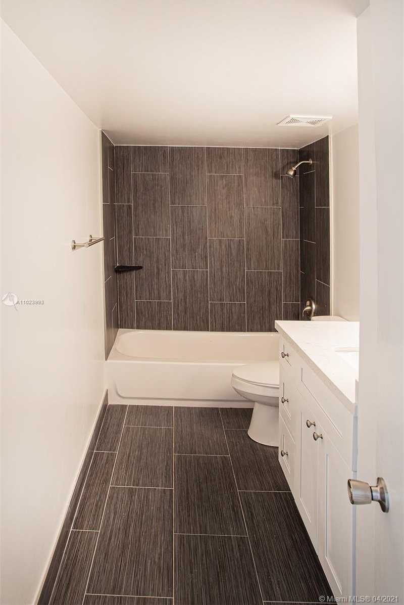 Small Image of 4310 WEST 10TH CT, Hialeah Number 4