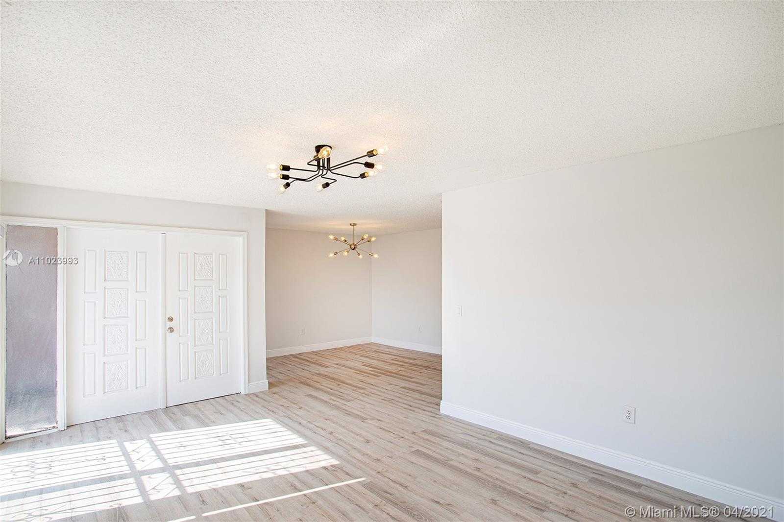 Small Image of 4310 WEST 10TH CT, Hialeah Number 7