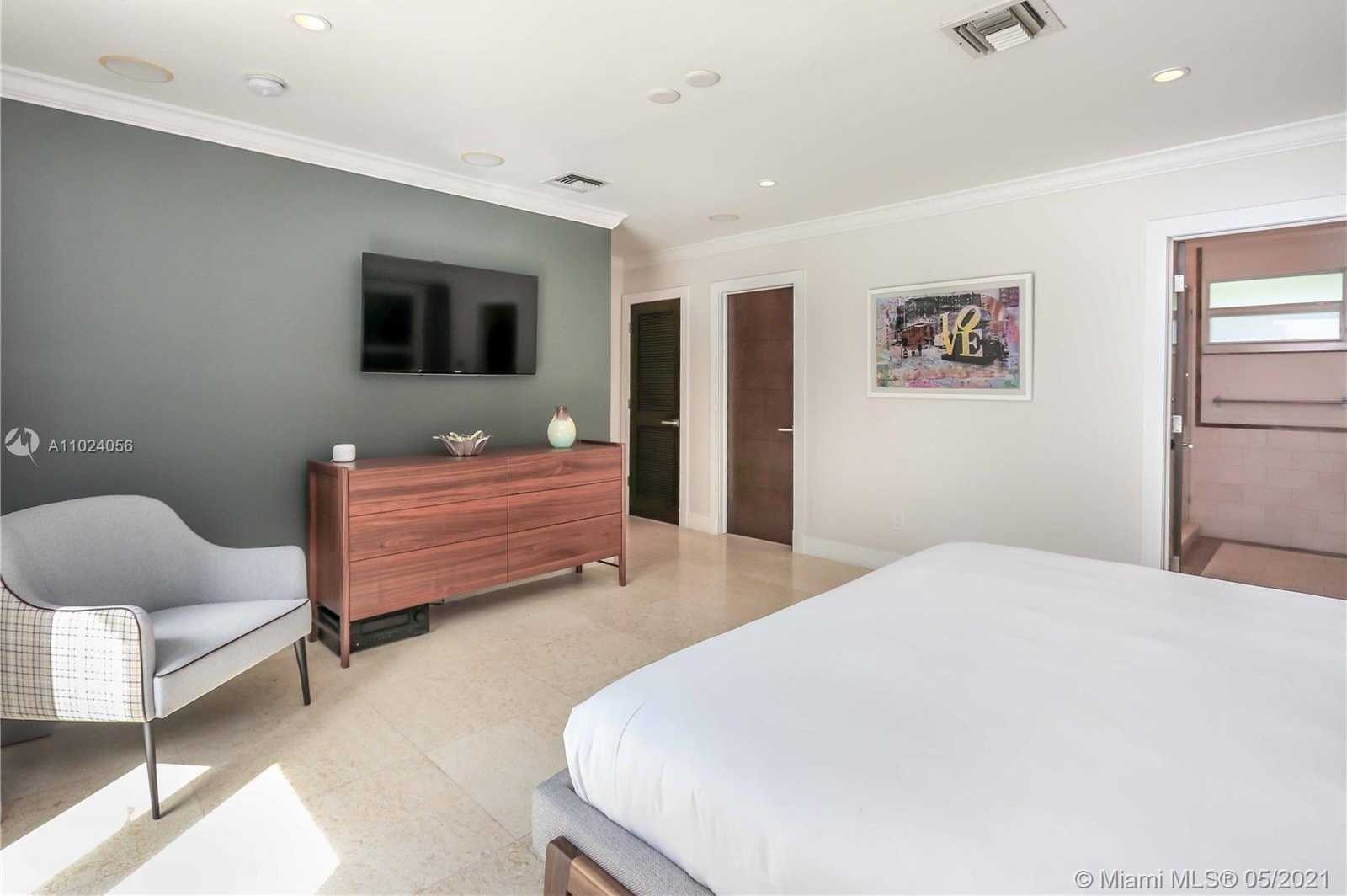 Small Image of 5701 MICHELANGELO ST, Coral Gables Number 16
