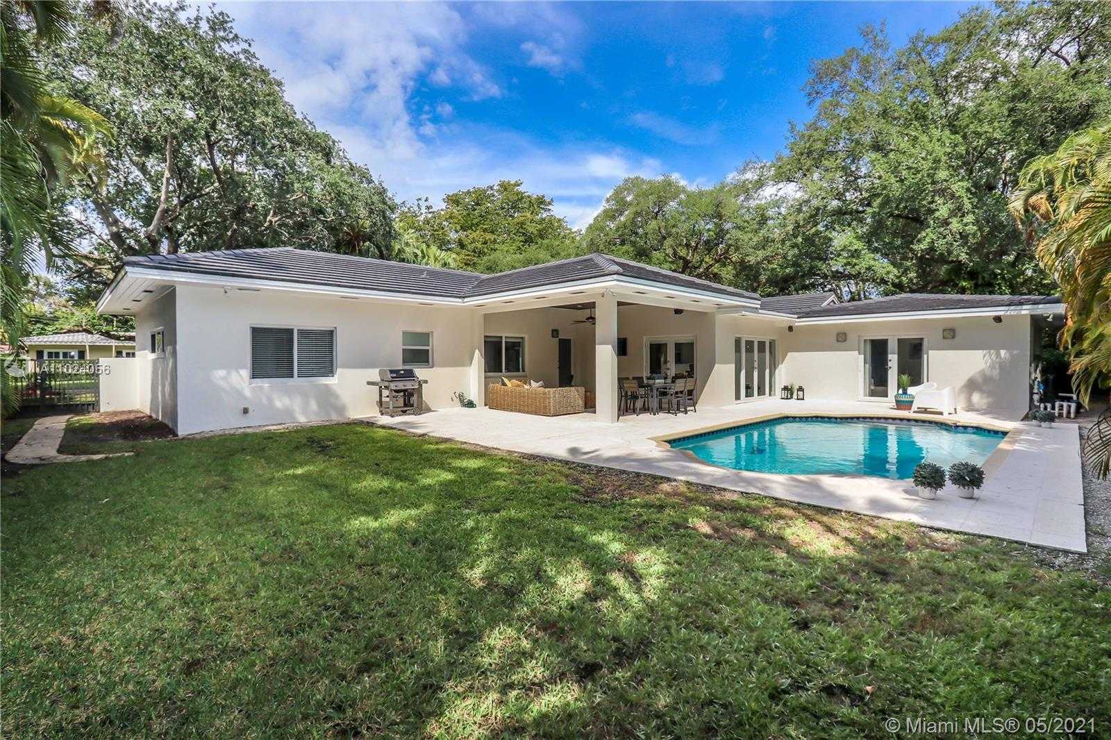 Small Image of 5701 MICHELANGELO ST, Coral Gables Number 2