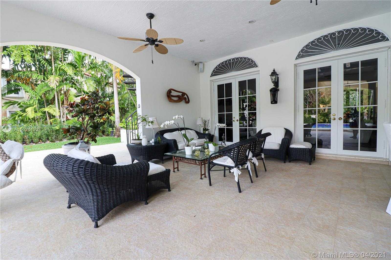 Small Image of 9780 WEST SUBURBAN DR, Pinecrest Number 14