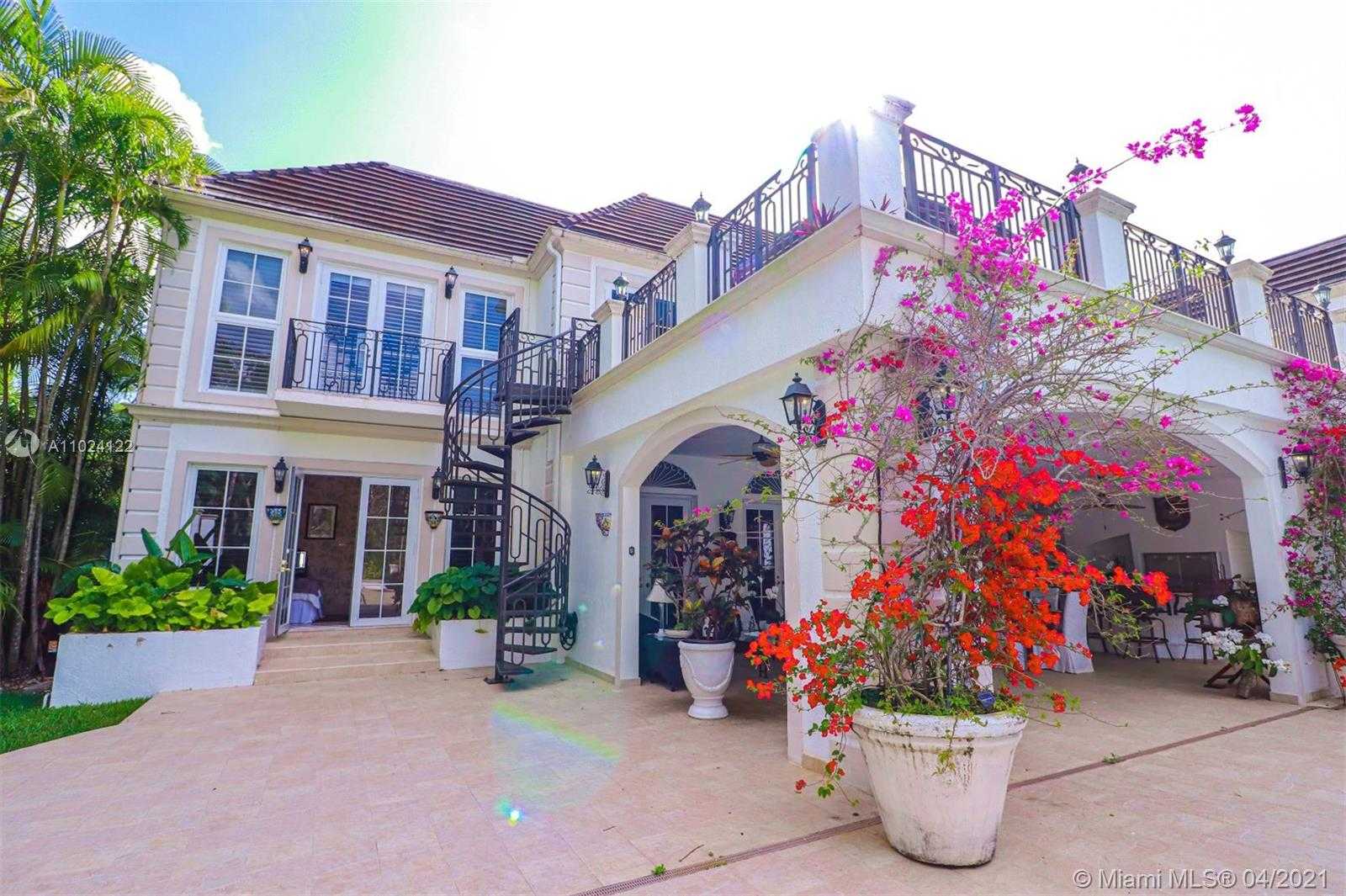 Small Image of 9780 WEST SUBURBAN DR, Pinecrest Number 3